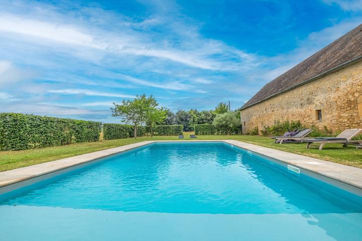 Country House "La Bourgeoisie" with Private Pool, Terrace, and Wi-Fi in Domme, Périgord Noir