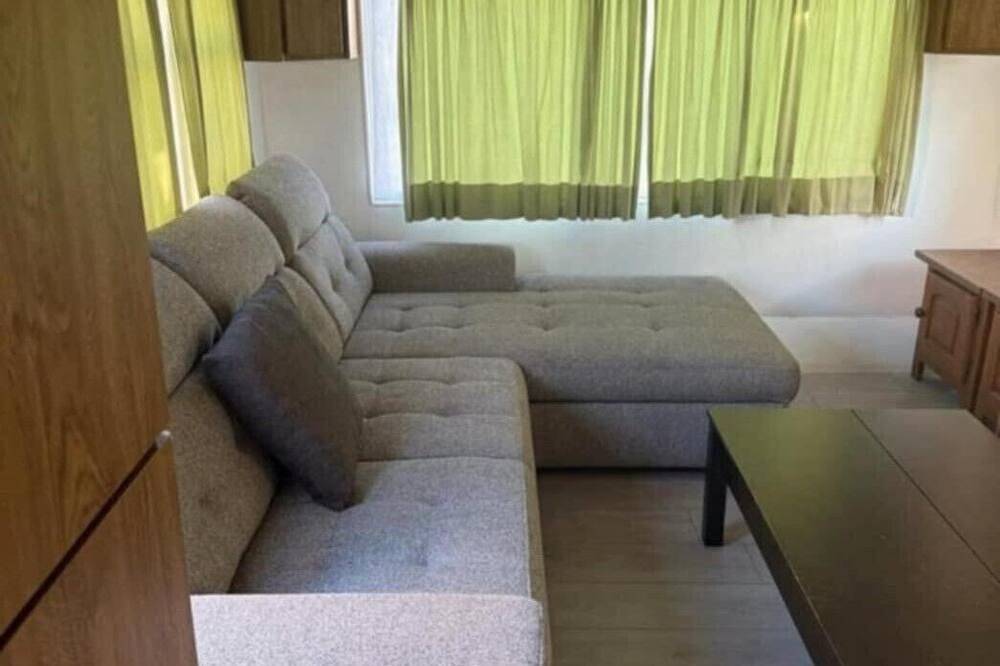 Charming 2-bedroom mobile home with Wifi, Ac in enchanting Nieuwpoort in Nieuwpoort, Belgische Küste