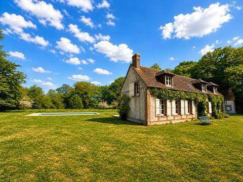 Location de vacances pour 9 personnes, avec jardin ainsi que piscine et vue, animaux acceptés dans Saint-Christophe-sur-Avre