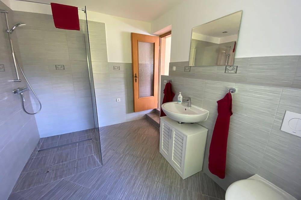 Ganze Wohnung, Holiday apartment \"Seewohnung\" in a holiday home - directly on the lake in Motzen, Mittenwalde