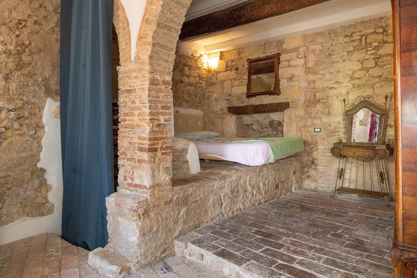 Ganze Wohnung, Ferienwohnung 'Un Pezzo di Storia vicino al Mare' mit Garten in Rosignano Marittimo, Etruskische Küste