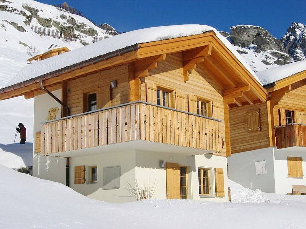 Hütte in Wiler mit Schwimmbecken in Lauchernalp (Wiler), Wiler