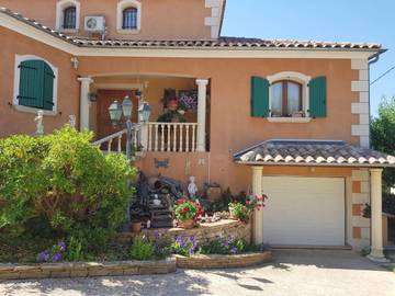 Maison d’hôte pour 2 personnes, avec terrasse et piscine à Flassans-sur-Issole