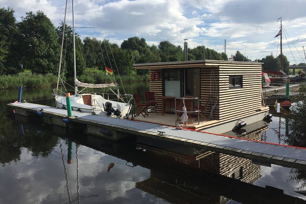 Hausboot Ht 5; mit Kamin für 2 Personen in idyllischer Lage von Wilhelmshaven in Wilhelmshaven, Südliche Nordseeküste