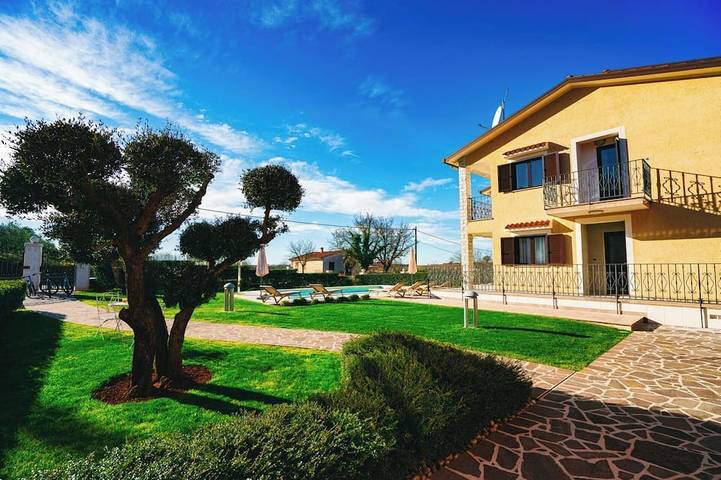 Ferienwohnung für 6 Personen, mit Balkon und Garten