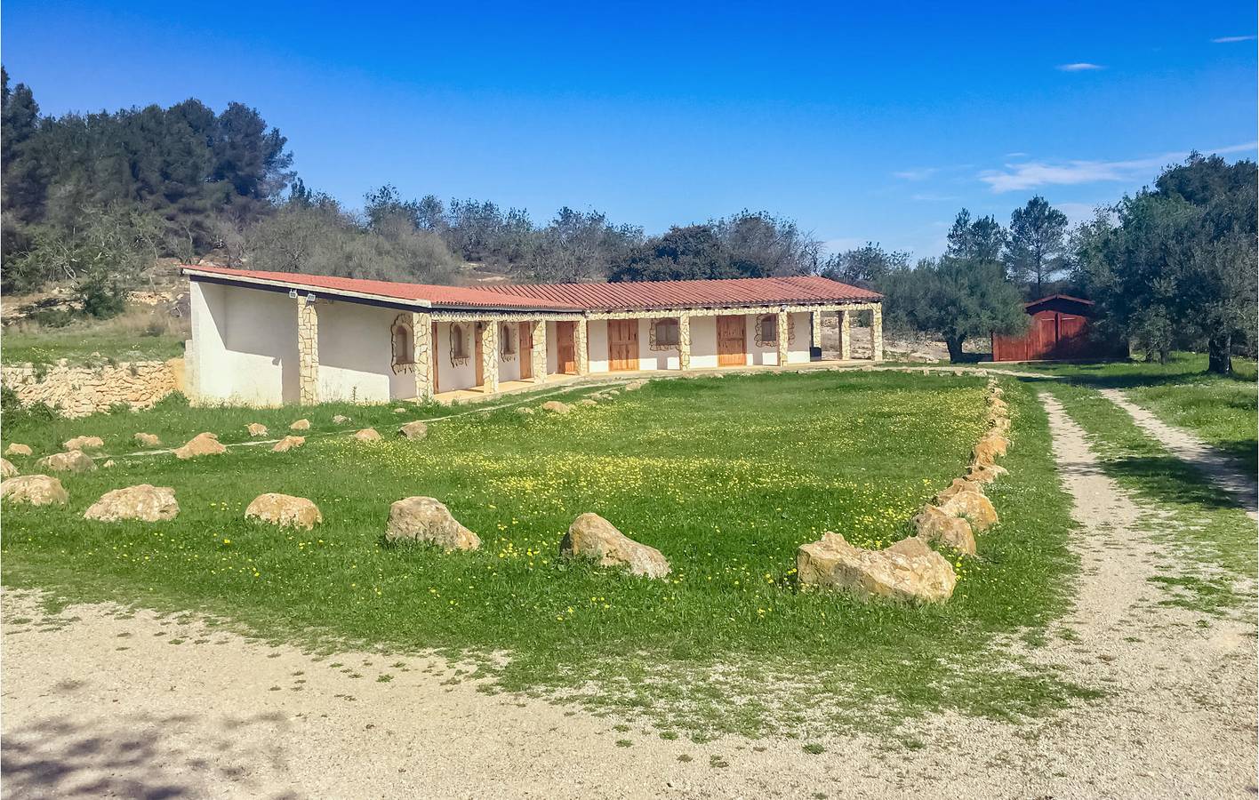 Appartement au bord de la piscine avec parking, climatisation et WiFi in La Riera de Gaià, Costa Dorada