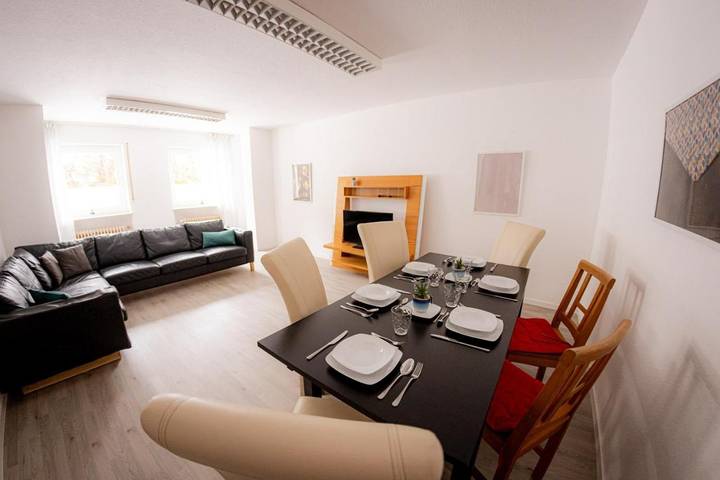 Ferienwohnung für 8 Personen, mit Garten