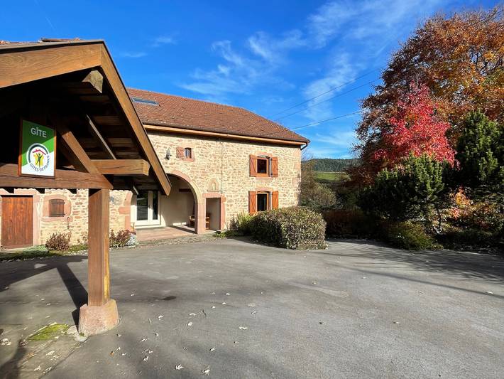 Gîte pour 10 personnes, avec jardin, animaux acceptés dans Belmont-sur-Buttant