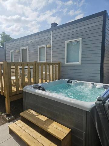 Gîte pour 6 personnes, avec jacuzzi à Cessenon-sur-Orb