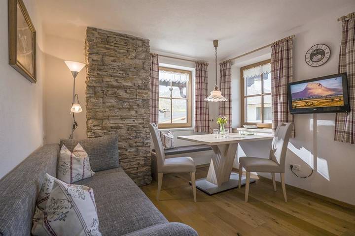 Ferienwohnung für 2 Personen, mit Pool und Garten sowie Ausblick in Kössen - 4