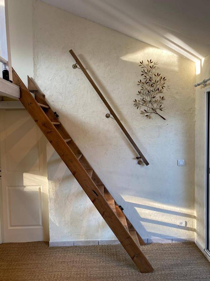 Gîte pour 3 personnes, avec jardin et piscine à Salles-sous-Bois - 2