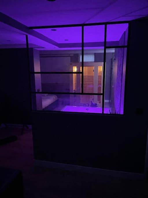 Appartement entier, Le Cocon des Granges - Suite Sauna Jaccuzi Spa in Bonnières-sur-Seine, Yvelines