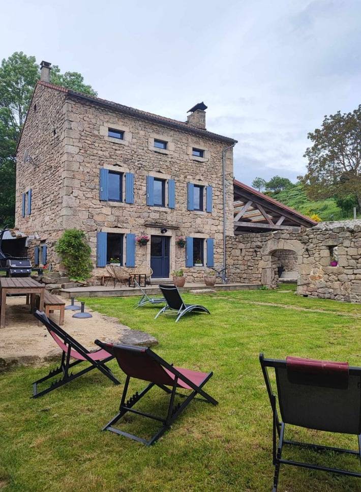 Gîte pour 12 personnes, avec terrasse à Saint-Christophe-d'Allier