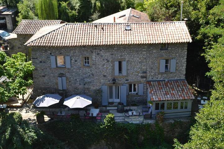 Location de vacances pour 4 personnes, avec jardin ainsi que vue et sauna dans Neyrac les Bains - 2