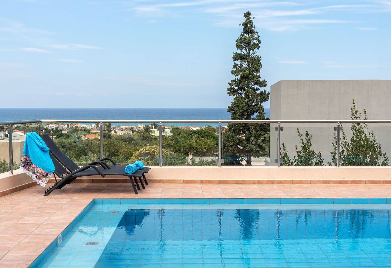 Villa for 7 personer med terrasse in Maleme, Chaniaregionen