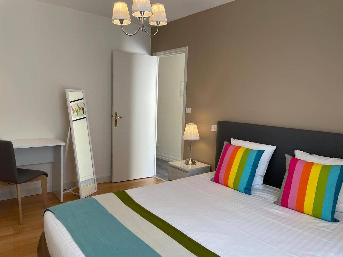 Ganze Wohnung, Apartment with Balcony in Chinon, Loire-Tal