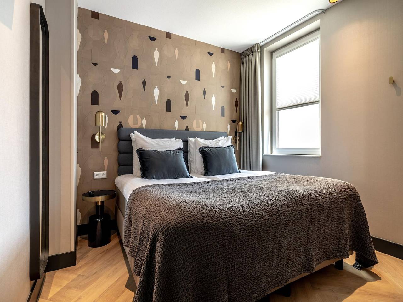 Entire apartment, Beautiful apartment, view of Delft canal. in Delft, Stadsgewest Haaglanden