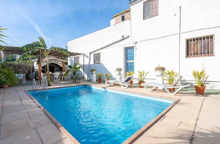 Casa de vacaciones para 10 personas, con balcón y piscina en La Riera