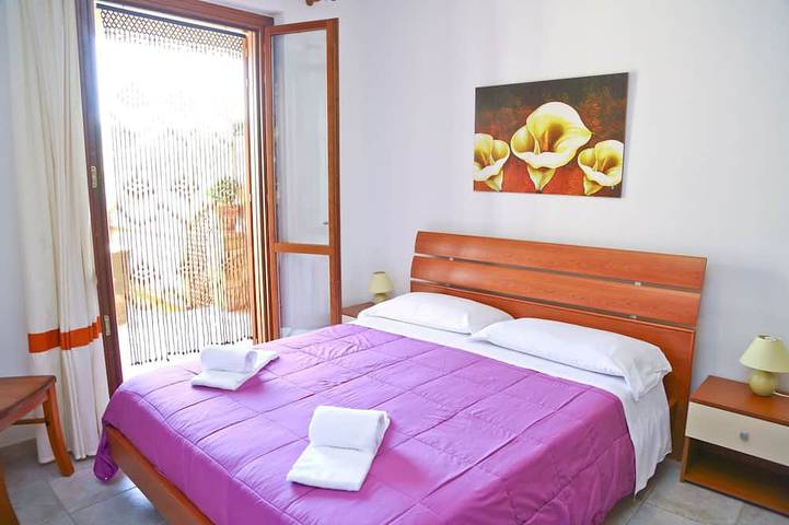 Luminosa Villa Mediterranea Con Veranda E Giardino A  Soli 50 Metri Dal Mare! in Spiaggia di Campofelice di Roccella (Campofelice di Roccella), Campofelice di Roccella