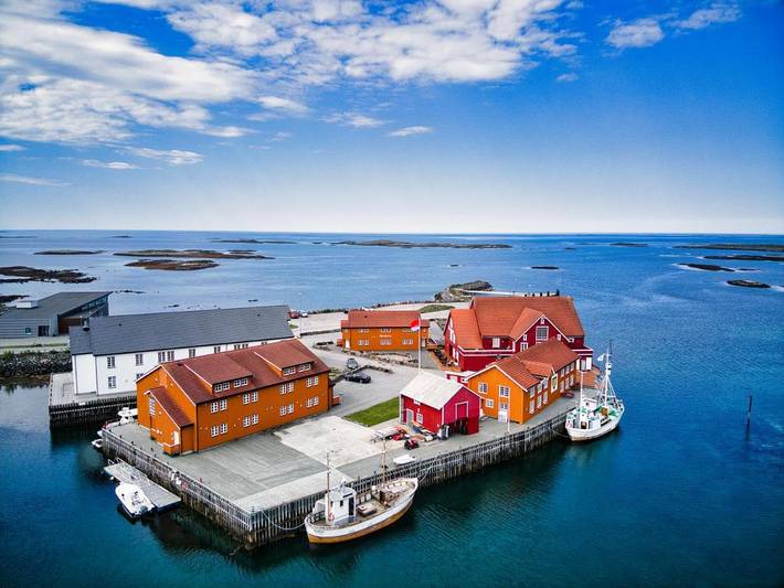 Hotel für 2 Personen, mit Terrasse und Kinderpool sowie Pool und Sauna in Sandøy
