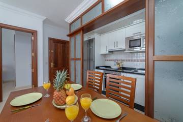 Apartment for 4 People in Playa Casco, Yaiza, Photo 2