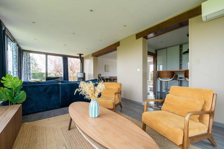 Location de vacances pour 8 personnes, avec jardin ainsi que piscine et terrasse dans Villemer - 3