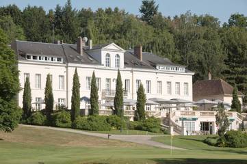 Hôtel pour 3 personnes, avec piscine ainsi que sauna et terrasse, animaux acceptés à Fontenay-sur-Loing