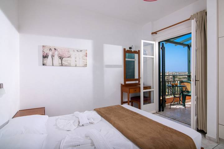 Studio voor 2 personen, met balkon en uitzicht op zee in Chersonissos