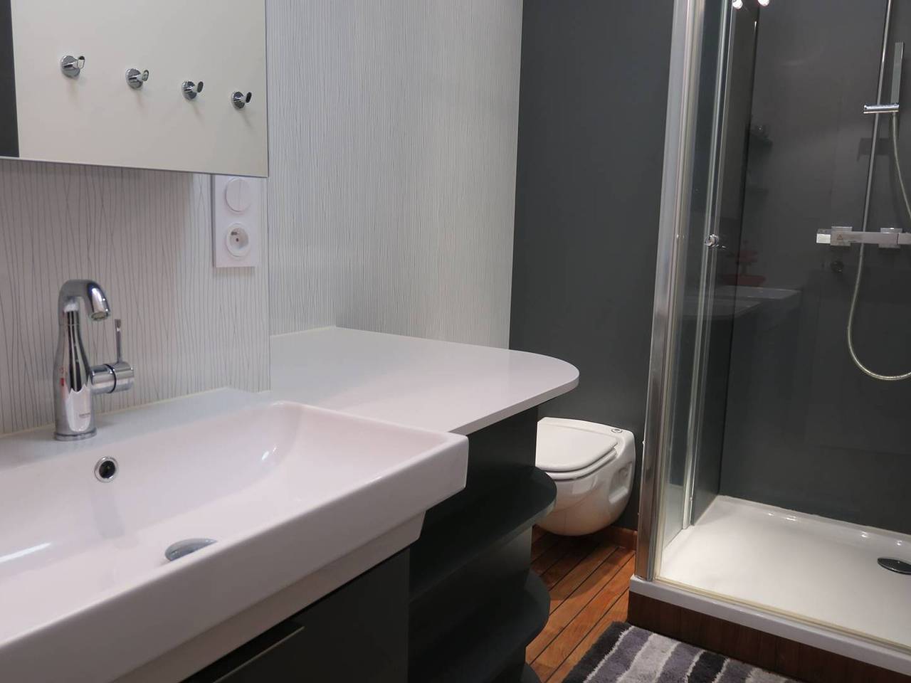 Appartement entier, Appartement à Perros-Guirec avec Vue Panoramique, Terrasse et Parking Privé in Perros-Guirec, Côte de Granit Rose
