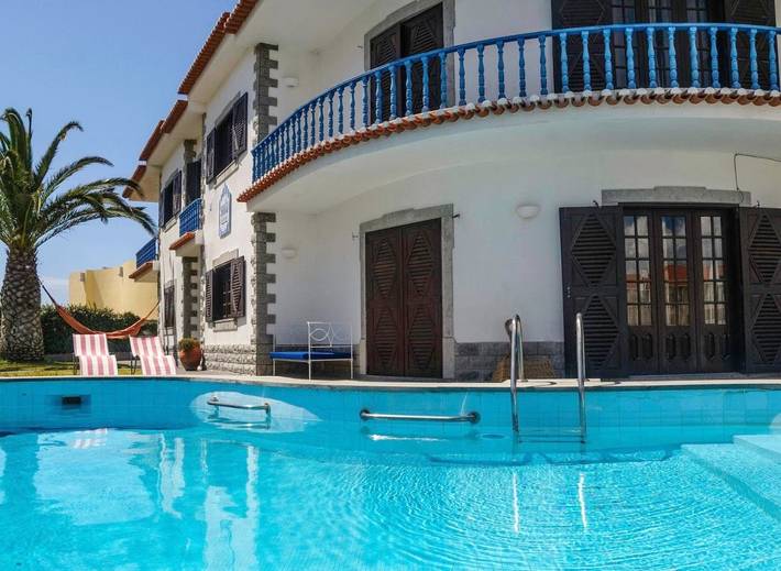 Location de vacances pour 2 personnes, avec terrasse et vue ainsi que piscine et jardin à Silveira - 2