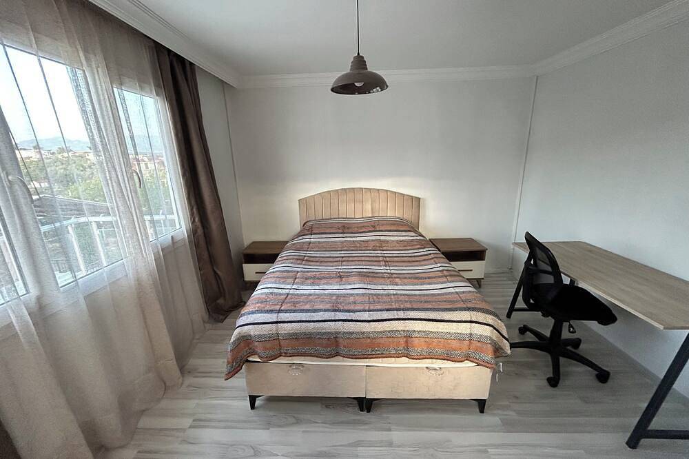 Villa with Garden 5 min to Airport , 10 min to Optimum in Izmir Province