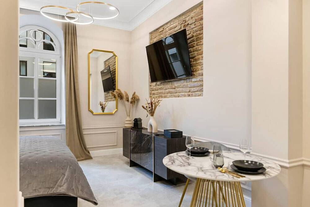 Ganze Wohnung, New | Luxus Studio | Center | Netflix | Kingbed in Augsburg-Innenstadt, Augsburg