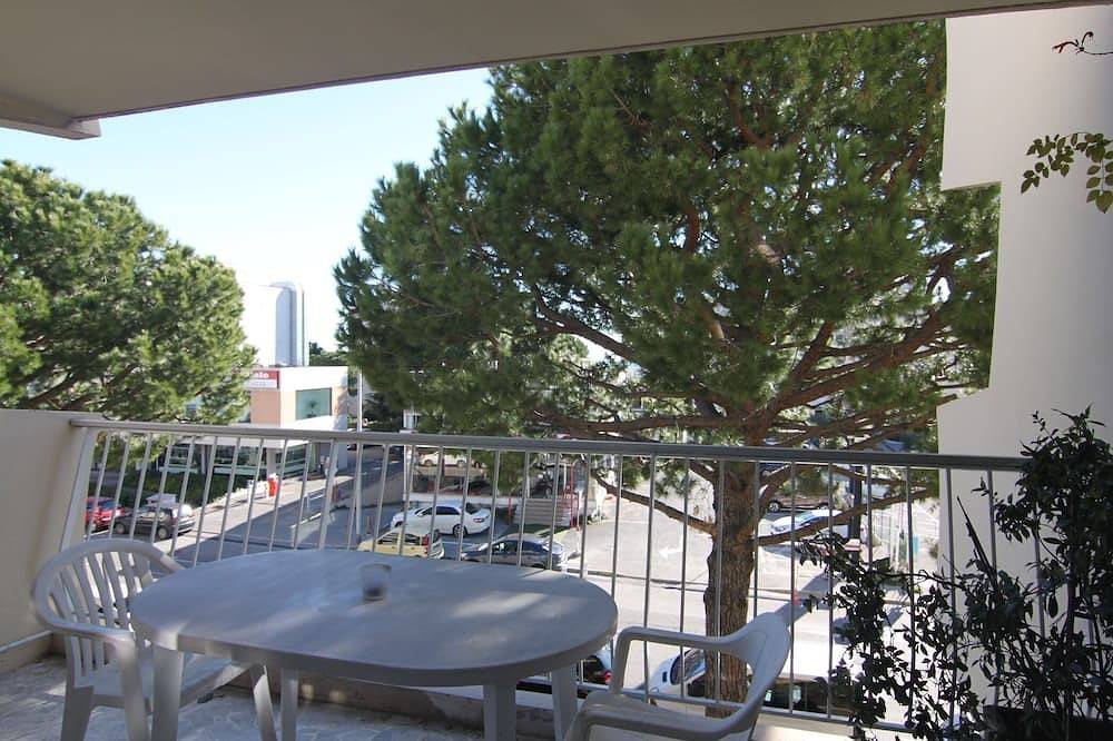Ganze Wohnung, Studio-Superior-Eigenes Badezimmer-Balkon in Saint-Laurent-du-Var, Mittelmeerküste (Frankreich)