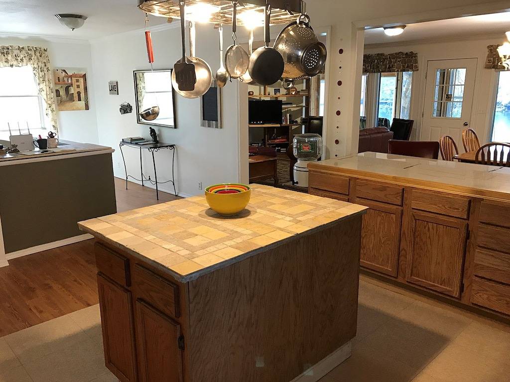 4 Br / 2 Ba Lake House, w / Pool Whirlpool, 2 Kajaks und ein Kanu in Lake Ouachita