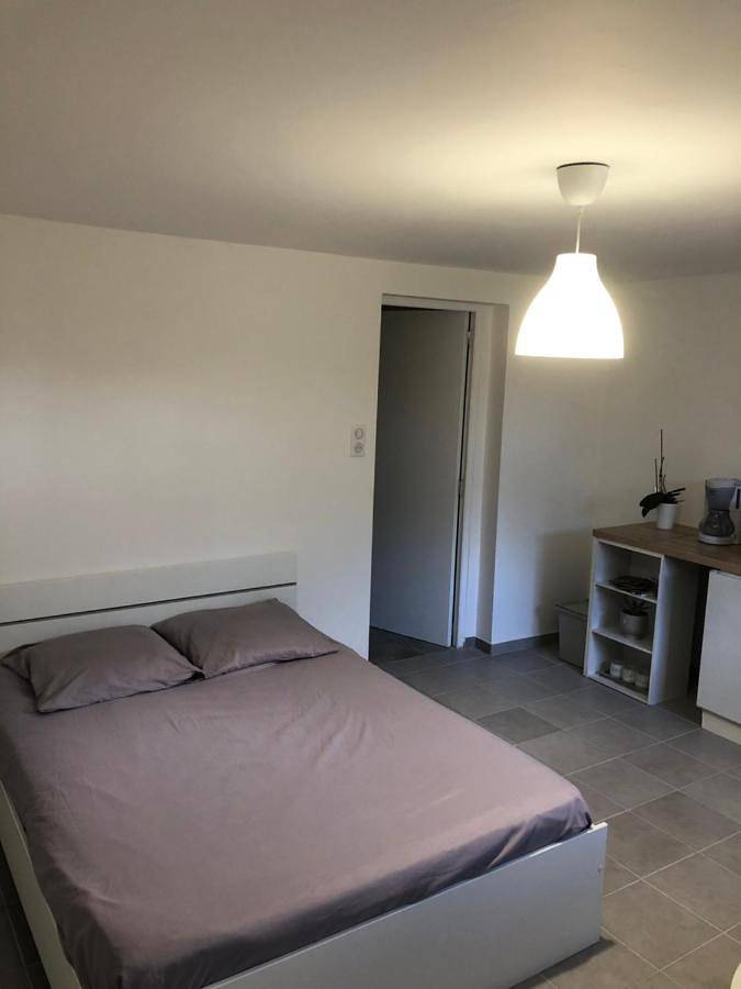 Chambre avec entrée indépendante à La Canourgue in La Canourgue, Région de Mende
