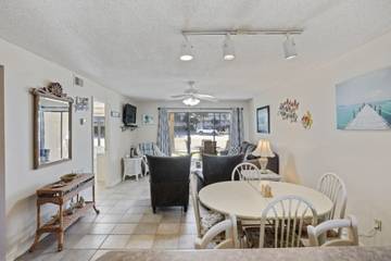 Vacation Rental for 7 Guests in Orange Beach, Mobile Bay, Picture 1