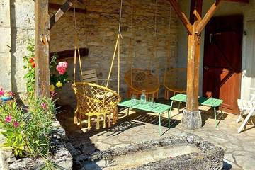 Gîte pour 10 personnes, avec jardin ainsi que jacuzzi et balcon à Vaylats