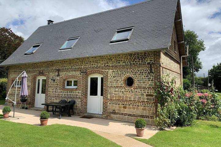 Location de vacances pour 6 personnes, avec terrasse et jardin à Lammerville