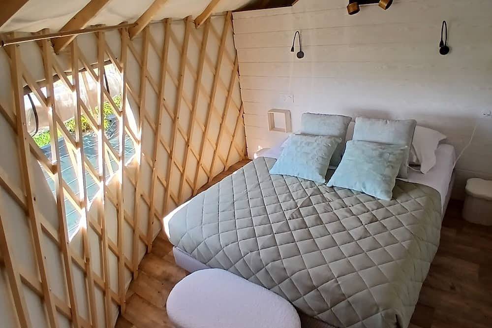 Yurt-des voyageurs-Confortable-Baño privado con ducha-Sin vista in Clermont-Créans, Sarthe