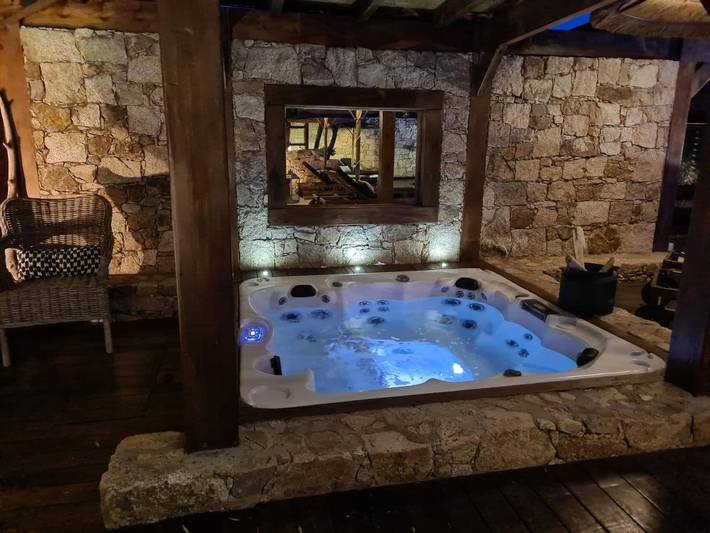 Chambre d’hôte pour 2 personnes, avec jardin et sauna ainsi que jacuzzi et piscine en Corse-du-Sud - 2