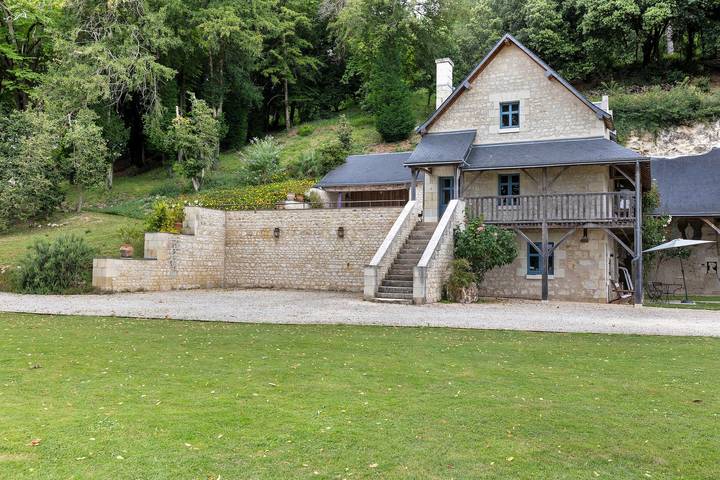 Appartement entier, Le trianon isabelle de maillé - gîtes relais du château de sonnay in Cravant-les-Côteaux, Vallée de la Loire