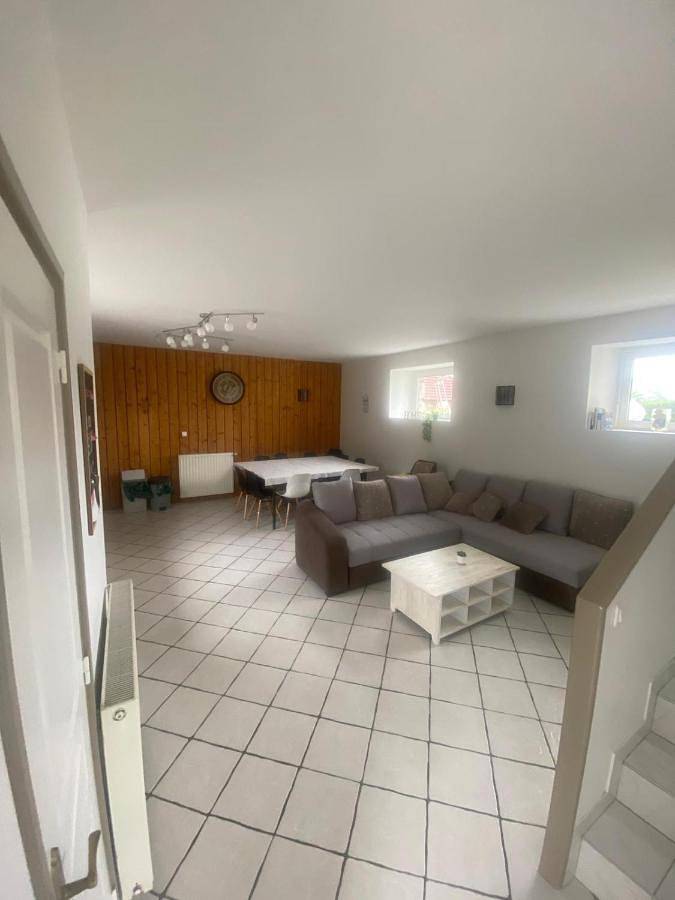 Location de vacances pour 10 personnes, avec terrasse ainsi que jardin et piscine à Sainte-Hélène (France) - 2