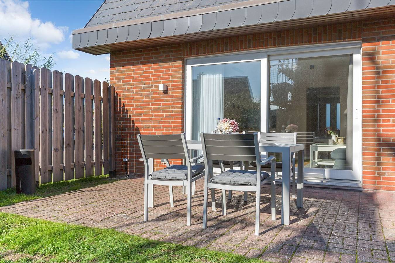 Ganze Wohnung, Hausteil im Eg/Ug/Og/Dg mit ca. 130 m² Nutzfläche, Parkplatz am Haus in Wenningstedt, Sylt