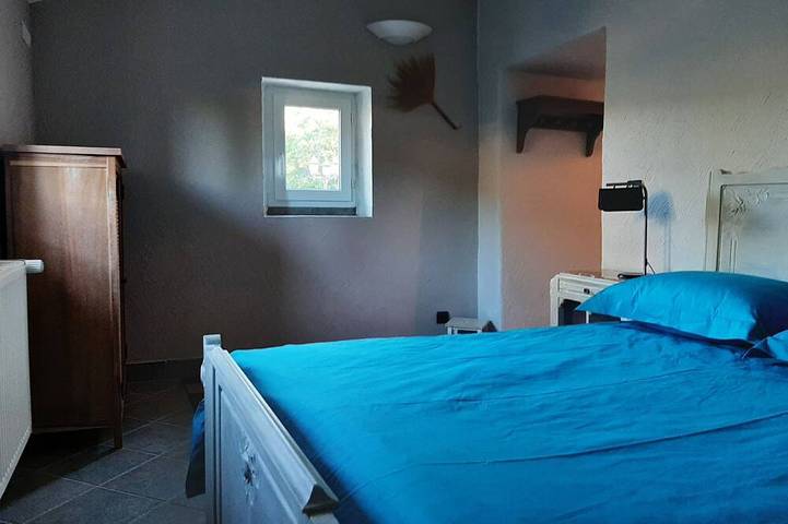 Gîte pour 2 personnes, avec piscine et terrasse à Banne - 4