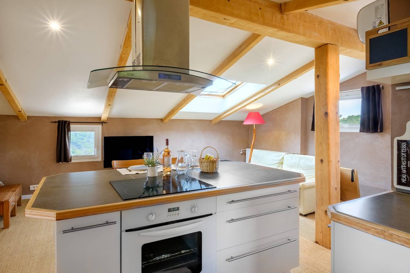 Loft 50m² in alle rust met uitzicht op prachtig zwembad, foto 12