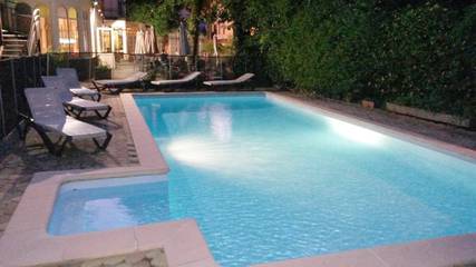 Hôtel pour 2 personnes, avec jardin et piscine, animaux acceptés à Lacaune