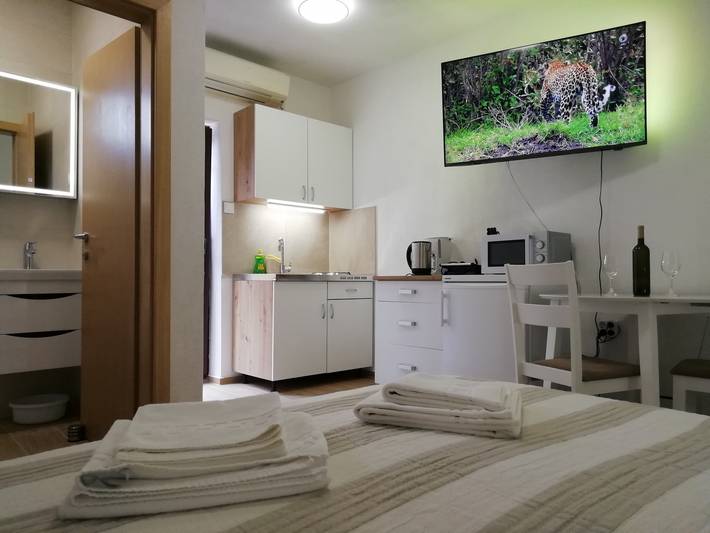 Studio für 2 Personen, mit Terrasse und Pool in Nin - 3