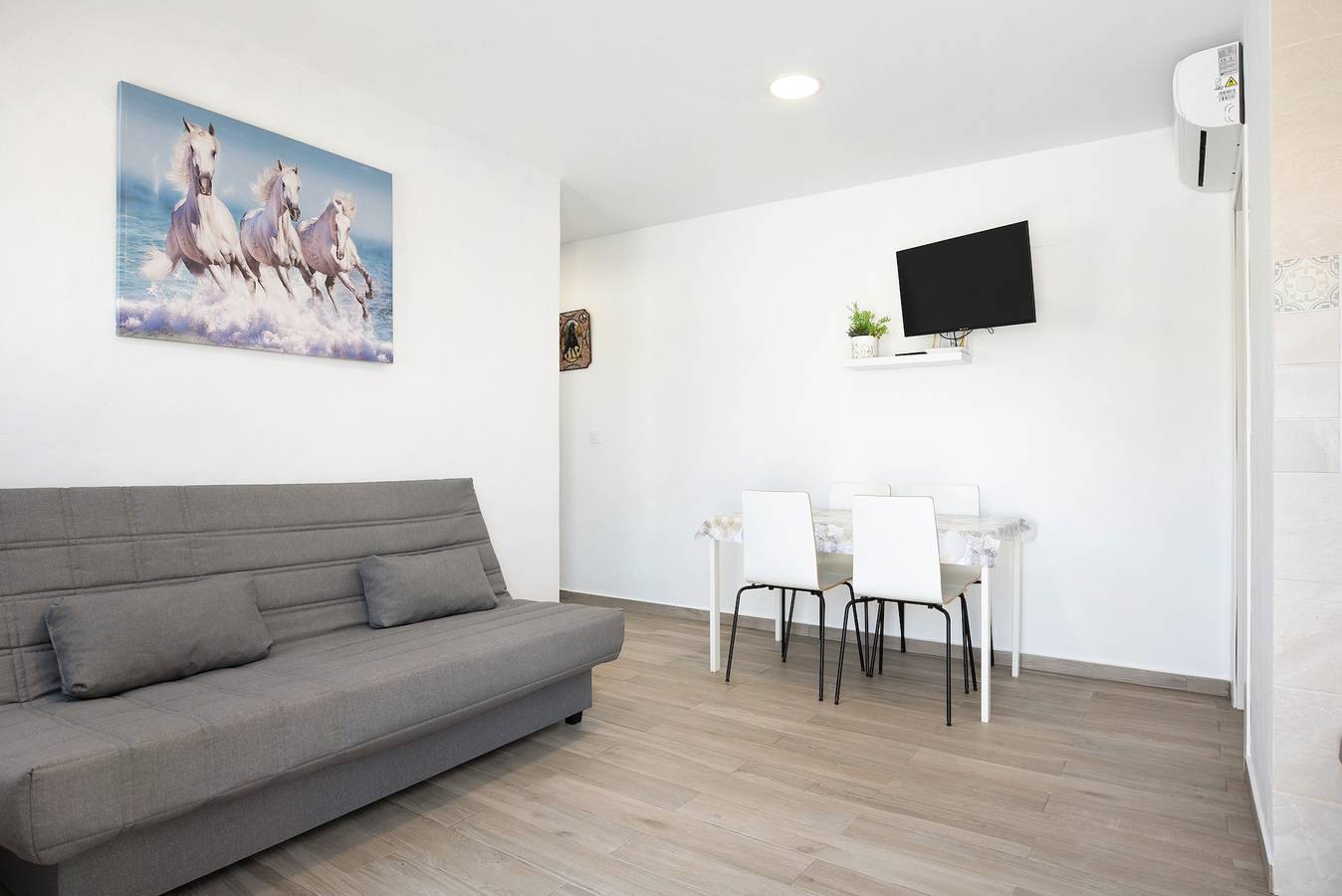Casa de vacaciones "Casa Luype 1" con 2 terrazas privadas, piscina compartida y Wi-Fi in Conil de la Frontera, Costa de la Luz