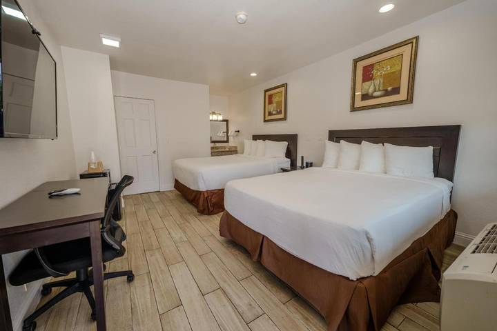 Hotel for 4 people - 1