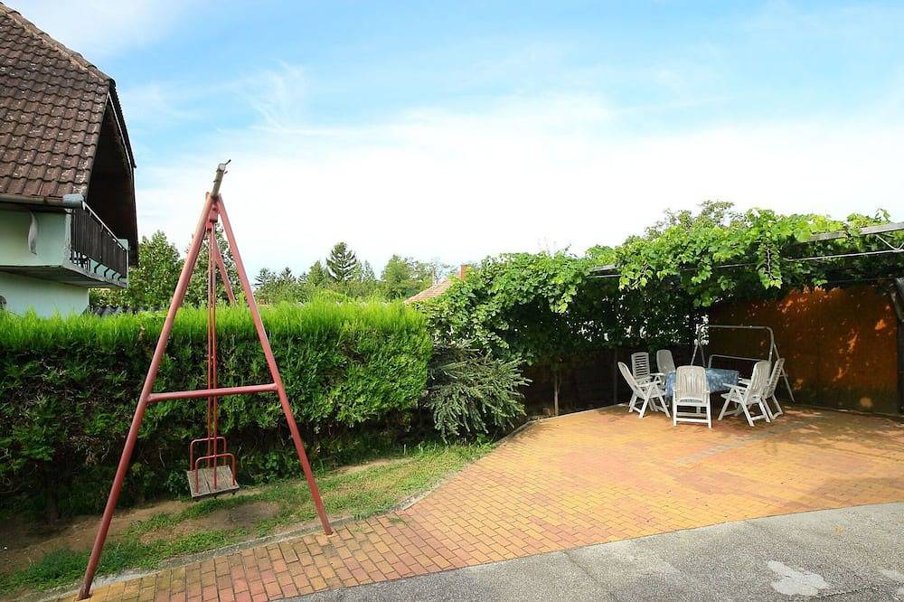 Ganze Wohnung, Gemütliche Wohnung für 6 Gäste mit  W-Lan, Klimaanlage, Tv, Balkon und Parkplatz in Balatonszemes, Plattensee Südufer